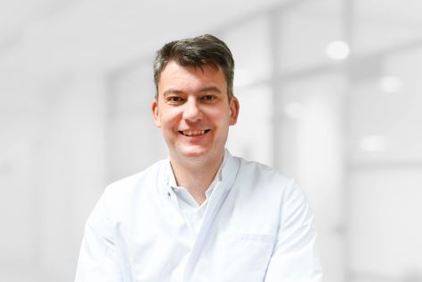 Dr. med. Philipp Inden ist neuer Chefarzt der Klinik für Orthopädie und Unfallchirurgie im Allgemeinen Krankenhaus der Segeberger Kliniken. 